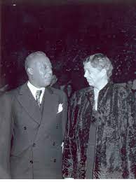 Sie verkündete am 10.12.1948 als vorsitzende der menschenrechtskommission der… Eleanor Roosevelt 1884 1962 Usa Nurnberger Menschenrechtszentrum