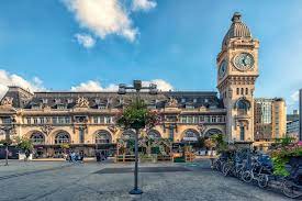 The gare de lyon is a terminus with flat level access between the taxi rank, concourse & all platforms, so it's easy to navigate with wheeled luggage. Bahnhofe In Paris Gare De Lyon