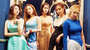 You can check their personal profiles further. Yoona Taeyeon Yuri Sunny Hyoyeon Snsd Renovar Contrato Con Sm Entertainment