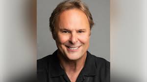 Scott Hendricks To Exit Warner Music Nashville