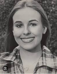 Who is this girl sneaking around GH?