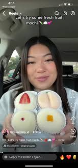 Are there any bakeries in Richmond or Vancouver that sell fresh Mochi?