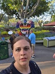 Alison Doran's Instagram, Twitter & Facebook