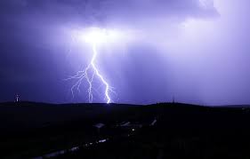 Kann man beim baden vom blitz getroffen werden? Gewitter Mit Grossen Niederschlagsmengen In Der Ersten Monatsdekade Fichtelberg Im Erzgebirge Und Umgebung