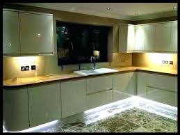 Çekmecelerde, raflarda mutfak led aydınlatma seçenekleri değerlendirilebilir. Mutfak Dolabi Led Aydinlatma Nasil Olmali Ornek Modelleri