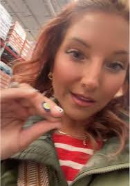 Shelley Solomon's Instagram, Twitter & Facebook