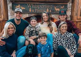 Here are the details behind how bryan's brother and sister died. Does Luke Bryan Have Kids Meet The Country Star S Five Children