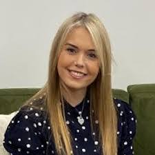 Claire Sisk's Instagram, Twitter & Facebook