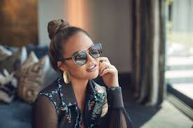 Save money with quay australia coupons and sales like on dealmoon.com, we daily update the newest quay australia coupons and promo codes in. Chrissy Teigen Quay Australia Sunglasses Collection 2019 Popsugar Fashion