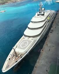 9 130 Likes 50 Comments Theyachtguy Theyachtguy On Instagram Dream The Dream Can You Name The Yacht And The Designer Luxury Yachts Boats Luxury Yacht