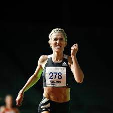 Bislett (vg) karoline bjerkeli grøvdal (30) løp veldig sterkt på slutten av 3000 meter på bislett fredag kveld. Karoline Bjerkeli Grovdal Karoline Bjerkeli Grovdal