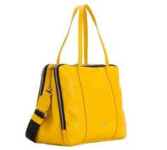 Le borse a tracolla diventano elemento di moda. 15 Carpisa Bags Ideas Bags Trending Handbag Cloth Bags