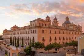 The ucam is a catholic university in which higher education is offered, researchers are trained and professionals are prepared by means of the generation and transmission of science, technology and culture. Universidad Catolica De Murcia Sedes Universitarias Miuni