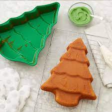 When cake is completely cool, spread frosting on the. Non Stick Christmas Tree Cake Pan Wilton