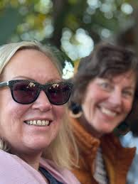 Help NEEDED!!! Blog date and space.Wi-Fi I would like to meet up with  people who blog