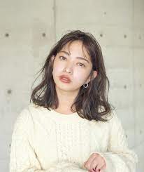 アラサー女子に似合うのは 前髪あり なし どっち 大人前髪で 痛い前髪 から卒業 lamire ラミレ アラサー ヘアスタイル ヘアスタイリング ロブヘア