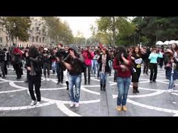 Madagascar Flashmob Baku Azerbaijan I So Wanna Do This Grace Sercombe Emma Yong Sam Ryan Xd Flash Mob World Music Music Station