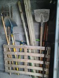 Gartengerate Rechen Europaletten Gartengerate Rechen Europaletten Gardengarageideasd Paletten Garten Hausverschonerung Werkzeug Aufbewahrung