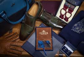 Alege cadoul ideal pentru prietenul cel mai bun, iubitul sau tatal tau. 10 Idei De Cadouri De CrÄƒciun Pentru BÄƒrbaÈ›ii Care Au Deja Totul Tudor Tailor