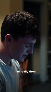 🎬 "500 días juntos" (500 days os Summer) es la historia de un joven  llamado Tom y de Summer, una chica nueva que llega a su trabajo. La  película muestra cómo se