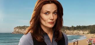 Anticipazioni Ritorno in Paradiso, oggi 10 gennaio 2025 su Rai 2/ Mackenzie  e il bicchiere avvelenato