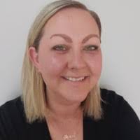 Kara Bush's Instagram, Twitter & Facebook