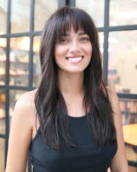 Rich bangs cut with choppy ends mimic natural looking brunette roots and bronde color like on this ombre 'do. Pin On Womens Longhair