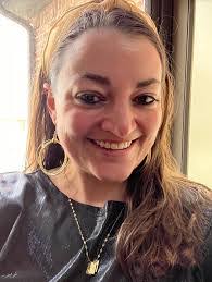 Alyce Campbell's Instagram, Twitter & Facebook