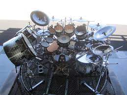 You can read about the details here. Joey Jordison Slipknot S Drummer Knows How To Get Down Barabany Barabanshiki Udarnye
