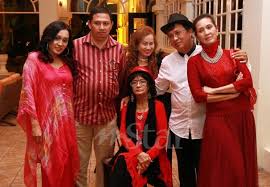 A family run company built on hard work, high quality and uncompromising customer founded by vito mariani, who came to america from italy in 1954, mariani landscape began. Anak Sedih Mariani Tidak Sempat Terima Anugerah Hiburan Mstar