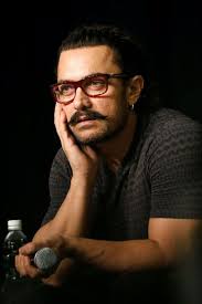 Oscars Red Carpet 2020 See The Stunning Celebrity Fashions In 2020 Aamir Khan Movie Stars Bollywood Celebrities
