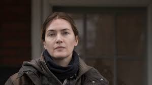 The investigation continues on mare of easttown, and quite honestly did i think that in my lifetime i'd ever get to see oscar winner kate winslet pull a perfect columbo and ask just one last thing.? Kmrourssb1egkm