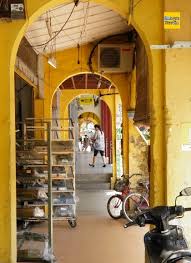 'kaki lima' literally translated from bahasa, means 'five feet', referring to the pedestrian sidewalks that the hawkers and food carts would gather at, creating impromptu eating destinations, which were always five feet wide. Kaki Lima