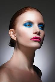 Lighting Modifier Cheat sheet 👇 1. Lantern: Perfect for soft,  omnidirectional lighting, great for evenly illuminating a room or group  settings. 2. Reflector Attachment: Intensifies and directs light for strong  highlights and