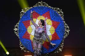 Catriona gray was a stellar vision of the philippines' colorful heritage as she took the miss universe stage monday night during the pageant's national costume competition. Stubborn Visionary Catriona Carries Entire Philippines In Miss Universe Campaign Abs Cbn News