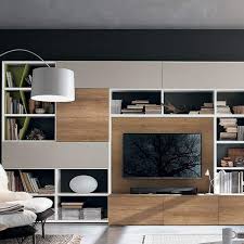 Si vous disposez d'un espace suffisant dans votre chambre, utilisez un angle pour optimiser l'espace ou un pan de mur pour mettre en valeur votre il est également possible d'aménager les combles ou d'utiliser l'espace sous l'escalier pour aménager un dressing avec penderie et placards de rangement. 12 Idees Pour Amenager Un Coin Tv En Changeant Juste 1 Mur