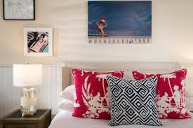 Aug 13, 2012 · but to be fair we didn't spend that much time in our room so it wasn't a major problem. A Little Inn On Pleasant Bay In Ma