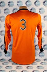 Bersamalah kita menyokong dan memberi semangat kepada #teammalaysia. Netherlands Home Baju Bolasepak 1977 1978