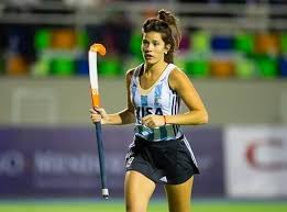 El seleccionador nacional comenzará a trabajar el lunes 12 de julio en guadalajara con 16 jugadoras, junto a tres jugadoras juveniles invitadas, que. Una Integrante De Las Leonas Denuncio Que Un Acosador Violo Una Restriccion De Acercamiento