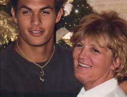 Mel Gibson & Jason Mamoa with their son. Well dayum......a little mini me😂
