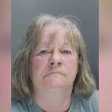 'Wonderful' neighbour set fire to flat by burning bills