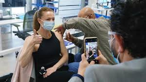 In québec, the covid‑19 vaccine is free and it is offered only by institutions of the health and social services network. Quebec Premier Promises Covid 19 Deconfinement Plan In Coming Weeks