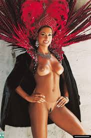 Gracyanne Barbosa nua na Playboy de Carnaval: 20 fotos sensuais da musa  fitness