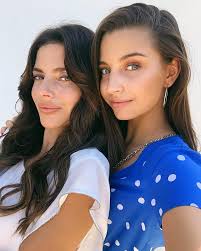 She debuted on the big screen as futro in kobiety. Julia Wieniawa Facebook