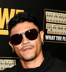 B5's Dustin Michael reveals he's dating transgender director B. Smith