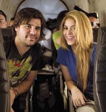 Shakira Antonio De La Rua Poisk V Google Https Www Google Com Search