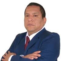 70+ perfiles de «Manuel Velarde»