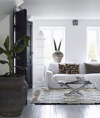 Be inspired by this beautiful collection of scandinavian interiors. My New Book The Scandinavian Home By Niki Brantmark Published By Cico Books 19 99 Photography By James Gardiner C Cico Book Inneneinrichtung Zuhause Wohnen