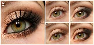 Und das braucht man dafür: Smokey Eyes Schminken Fur Grune Augen Gold Beauty Makeup Smokey Eyes Schminken Smokey Eyes Schminken