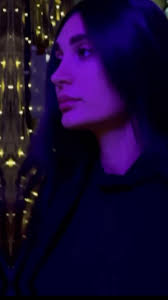 “هر مسیر یه داستانه، و زمستون یعنی نور و شروع تازه‌ها… 🎄✨, چه تو  خیابون‌های پوشیده از نور کریسمس باشه، چه تو مسیر پیدا کردن خونه رویایی‌تون،  من اینجام تا مسیر رو براتون ساده و زیبا کنم. 🏡❄️, زندگی ...